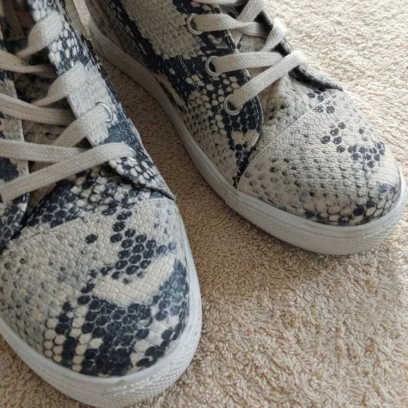 MADDEN GIRL Platform Wedge Snakeskin Sneakers Lace-Up - Picture 5 of 6